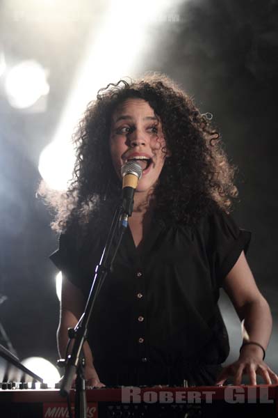 XENIA RUBINOS - 2013-12-10 - PARIS - La Maroquinerie - 